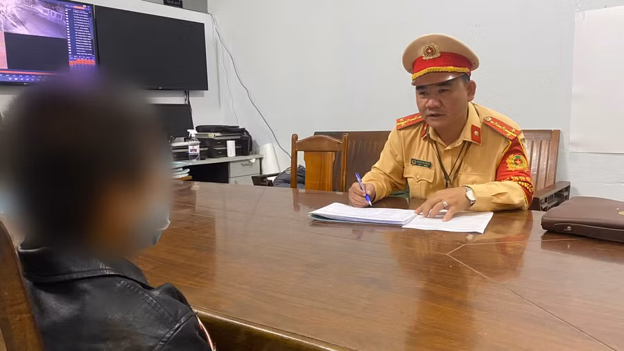 Cơ quan công an lấy lời khai T. Ảnh: Công an cung cấp Cơ quan công an lấy lời khai T. Ảnh: Công an cung cấp