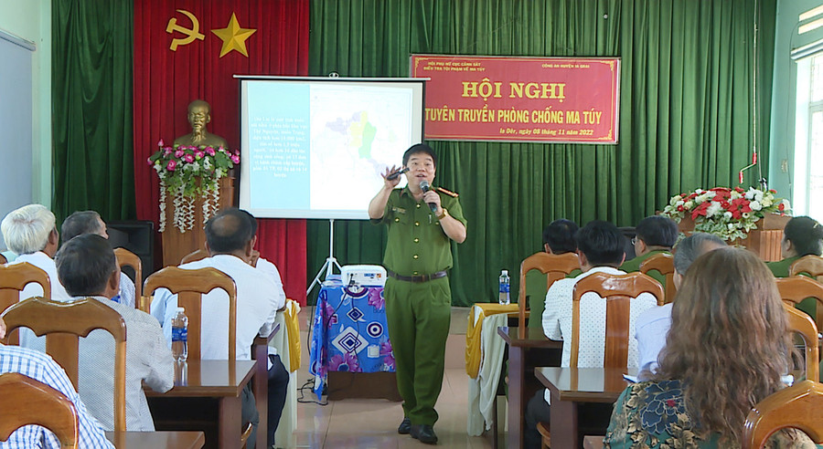 Quang cảnh buổi tuyên truyền. Ảnh: Phương Lộc Cục Cảnh sát Điều tra về Tội phạm ma túy, tuyên truyền phòng-chống ma túy tại xã Ia Der (huyện Ia Grai). Ảnh: Phương Lộc