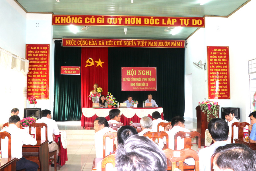 Quang cảnh buổi tiếp xúc cử tri phường Ngô Mây, thị xã An Khê. Ảnh: Ngọc Minh