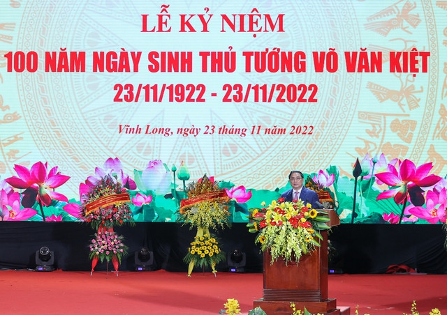 Thủ tướng Phạm Minh Chính ôn lại cuộc đời, sự nghiệp của đồng chí Võ Văn Kiệt, tri ân công lao to lớn của đồng chí đối với sự nghiệp bảo vệ, xây dựng và phát triển đất nước - Ảnh: VGP/Nhật Bắc
