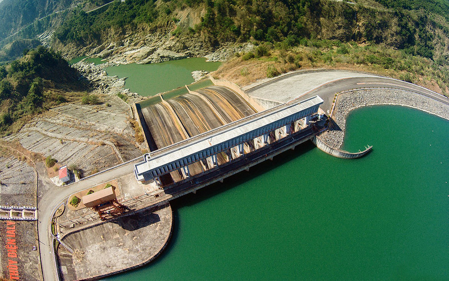  Đập tràn Thủy điện Ialy. Ảnh: Hòa Carol