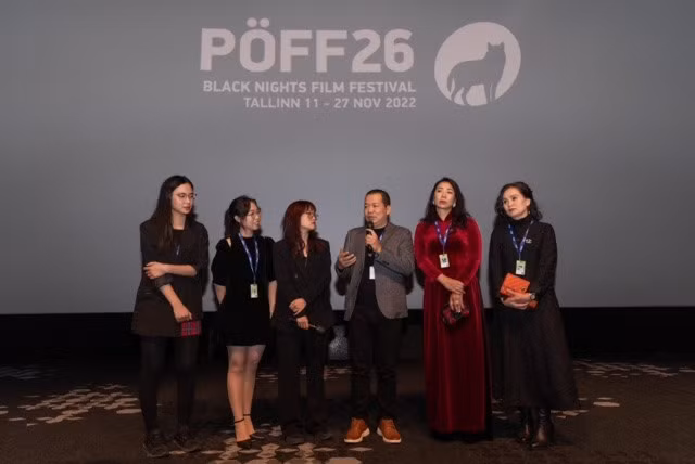 Đạo diễn Lương Đình Dũng giao lưu cùng khán giả tại Liên hoan phim Tallinn Black Nights. Ảnh: Nhân vật cung cấp