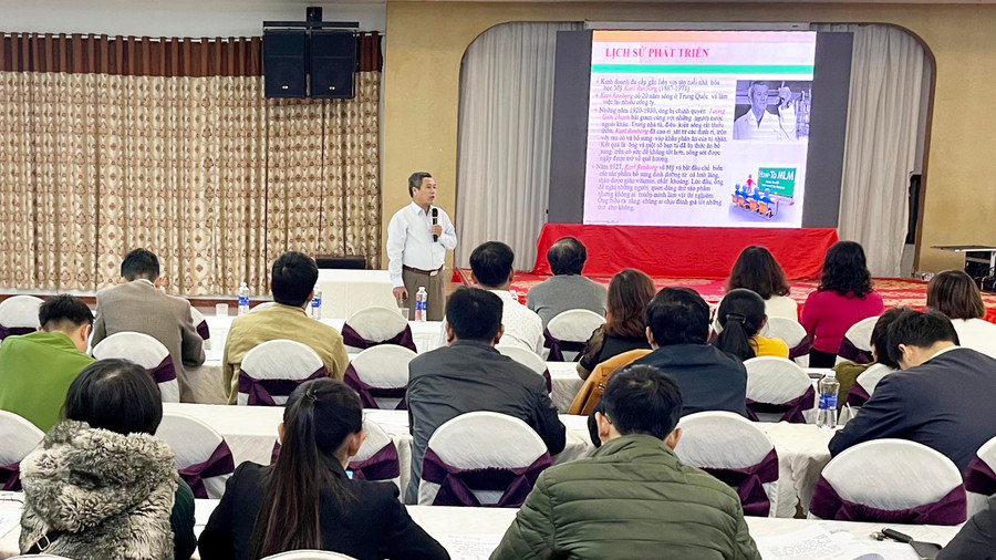 Sở Công thương phối hợp với Cục Cạnh tranh và Bảo vệ người tiêu dùng tổ chức các lớp tập huấn để nâng cao kiến thức pháp luật về kinh doanh đa cấp. Ảnh: Vũ Thảo