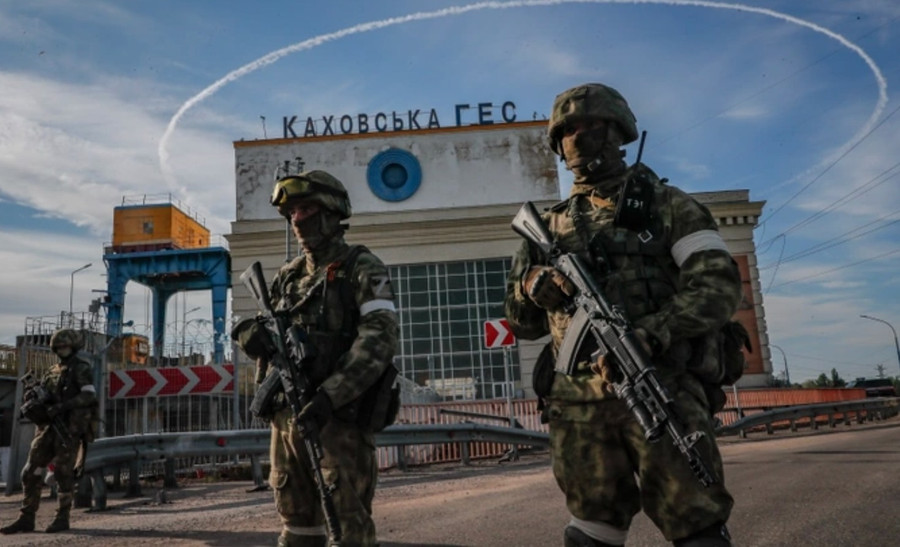 Binh sĩ Nga gác bên bờ sông Dnepr gần Kherson, miền nam Ukraine. Ảnh: EPA Binh sĩ Nga gác bên bờ sông Dnepr gần Kherson, miền nam Ukraine. Ảnh: EPA