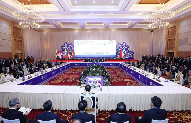 Các lãnh đạo hoan nghênh ASEAN và Trung Quốc tiếp tục là đối tác thương mại hàng đầu của nhau. Ảnh: VGP Các lãnh đạo hoan nghênh ASEAN và Trung Quốc tiếp tục là đối tác thương mại hàng đầu của nhau. Ảnh: VGP