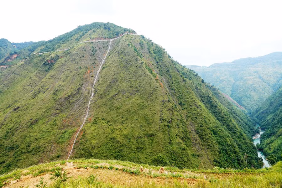 Gia đình ông Lầu Pà Tủa sinh sống gần mốc 428.