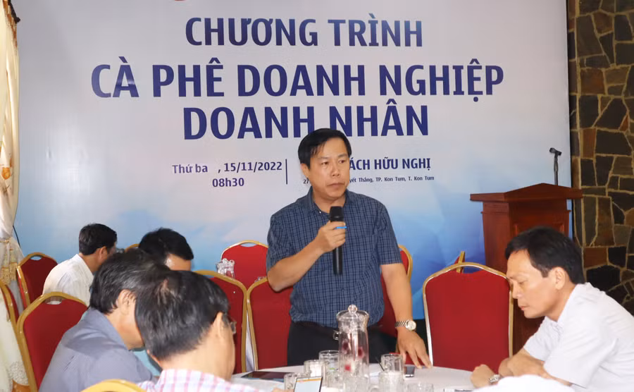 Lãnh đạo Sở Khoa học và Công nghệ trả lời kiến nghị của doanh nghiệp. Ảnh: QĐ