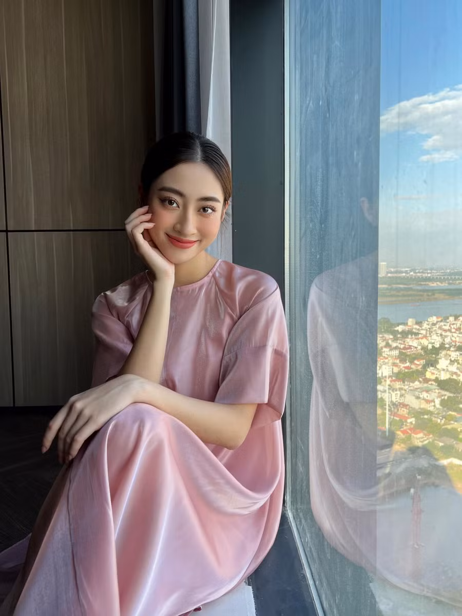 Nhan sắc Hoa hậu Lương Thùy Linh được người hâm mộ khen ngợi ngày càng thăng hạng. (Ảnh: FBNV)