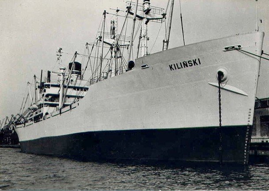 Kilinski-con tàu mà những người miền Nam tập kết thường hay nhắc đến. Ảnh tư liệu Đỗ Thái Bình Kilinski - con tàu mà những người miền Nam tập kết thường hay nhắc đến. Ảnh tư liệu Đỗ Thái Bình