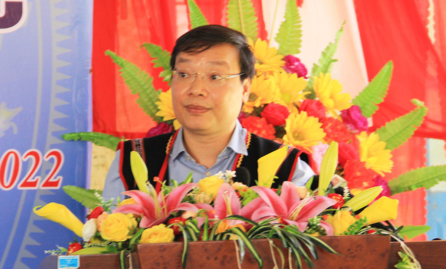 Đồng chí Trương Hải Long-Phó Bí thư Tỉnh ủy, Chủ tịch UBND tỉnh Gia Lai phát biểu tại Ngày hội Đại đoàn kết toàn dân tộc thôn 1 (xã Lơ Ku, huyện Kbang). Ảnh: Ngọc Minh