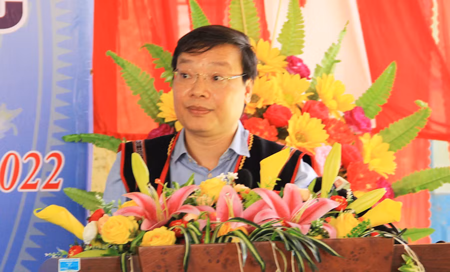 Đồng chí Trương Hải Long-Phó Bí thư Tỉnh ủy, Chủ tịch UBND tỉnh Gia Lai phát biểu tại Ngày hội Đại đoàn kết toàn dân tộc thôn 1 (xã Lơ Ku, huyện Kbang). Ảnh: Ngọc Minh