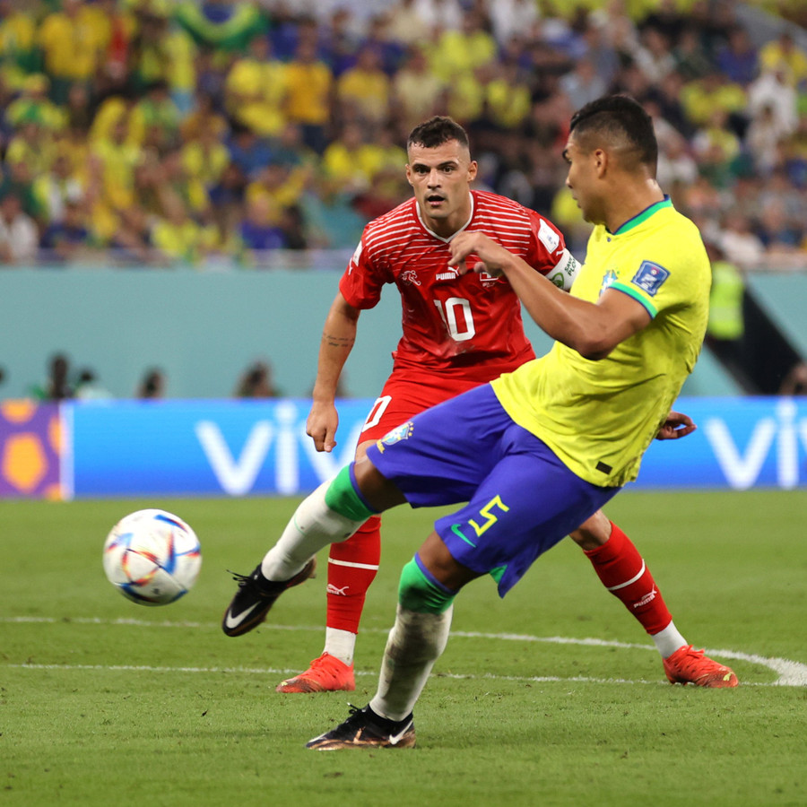 Casemiro tung cú sút đẳng cấp mang về chiến thắng cho Brazil. Ảnh: FIFA Casemiro tung cú sút đẳng cấp mang về chiến thắng cho Brazil. Ảnh: FIFA