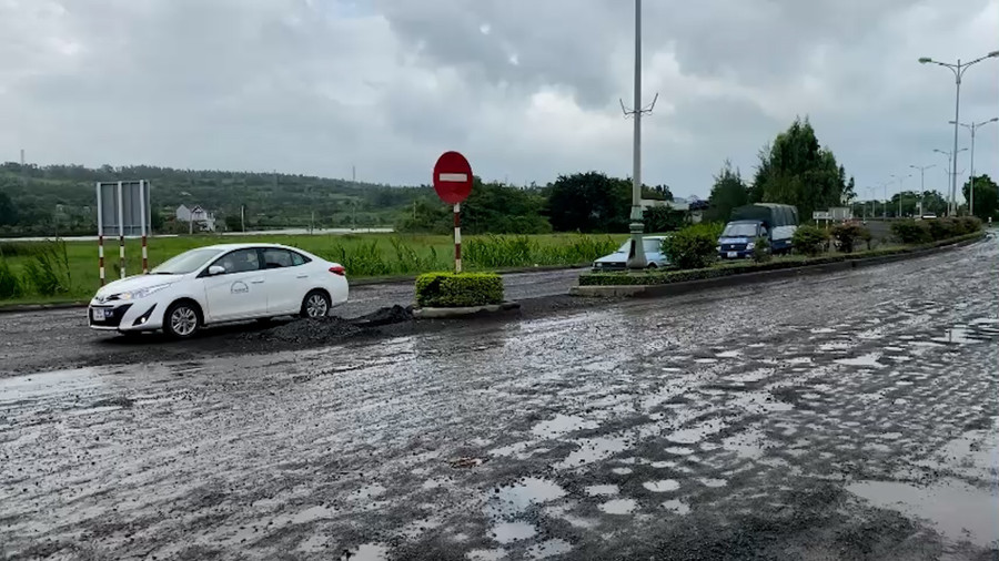 Các phương tiện lưu thông qua tuyến quốc lộ như 