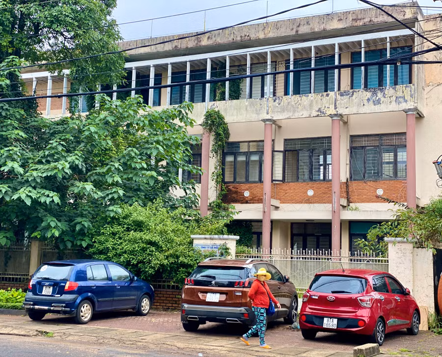 Vị trí đất số 02 Trần Hưng Đạo (TP. Pleiku) nhiều năm bỏ không. Ảnh: Hà Duy