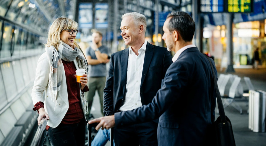 Gần một nửa du khách được khảo sát không muốn làm việc khi đi du lịch nhưng sẽ cân nhắc tham gia đi nghỉ dưỡng hoặc du lịch cùng công ty. Ảnh: BOOKING.COM