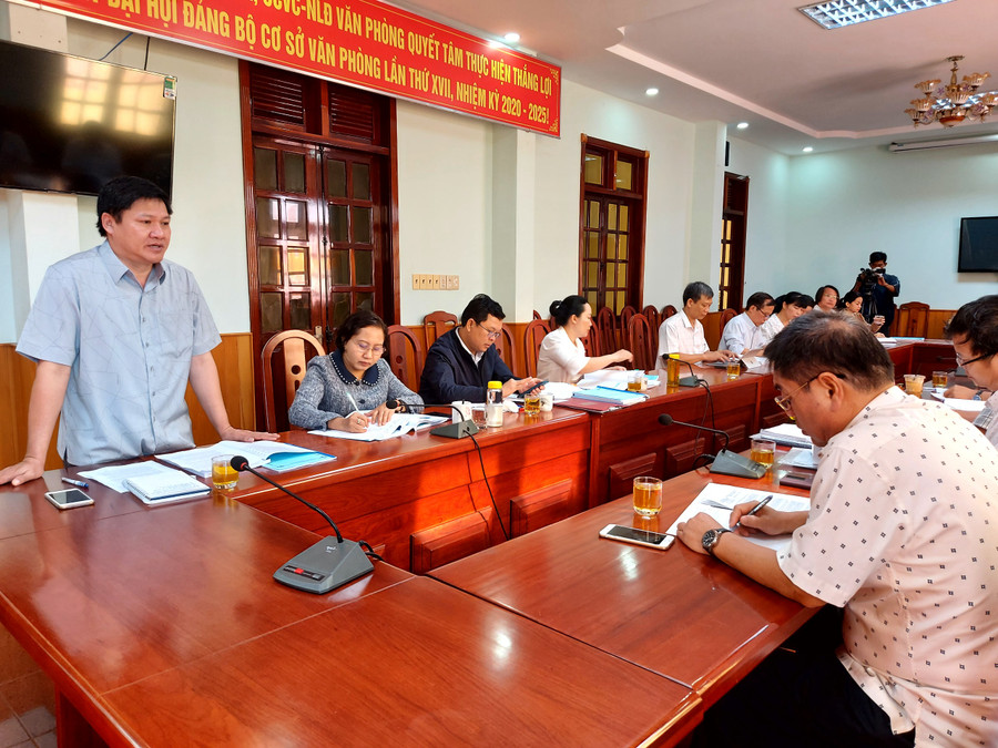 Phó Chủ tịch Thường trực HĐND tỉnh Trương Văn Đạt phát biểu kết luận buổi làm việc. Ảnh: Thiên Di Phó Chủ tịch Thường trực HĐND tỉnh phát biểu kết luận buổi làm việc