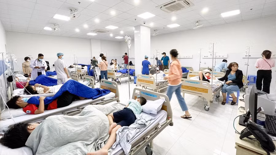 Học sinh Trường Ischool đang được điều trị tại bệnh viện. Ảnh Bệnh viện cung cấp