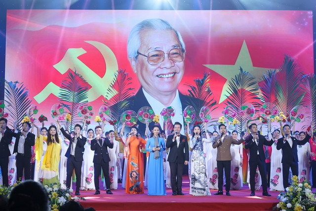 Chương trình nghệ thuật tại buổi Lễ - Ảnh: VGP/Nhật Bắc