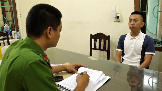 Các nghi phạm khai nhận về hành vi phạm pháp của mình. Ảnh Công an tỉnh Quảng Bình 