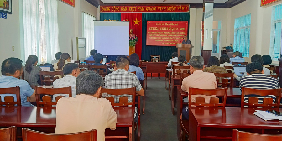 Quang cảnh buổi sinh hoạt chuyên đề. Ảnh: Bích Nga Quang cảnh buổi sinh hoạt chuyên đề. Ảnh: Bích Nga