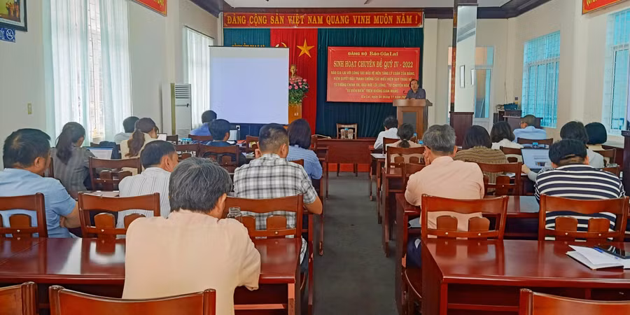 Quang cảnh buổi sinh hoạt chuyên đề. Ảnh: Bích Nga