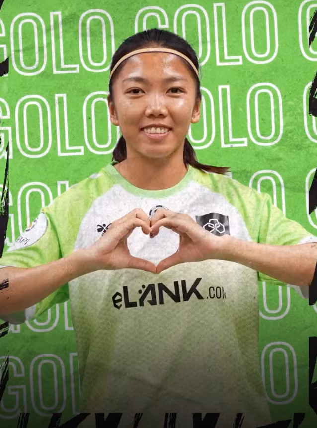 Nữ tuyển thủ Việt Nam lập cú đúp chỉ trong vòng 10 phút trận gặp Ovarense.