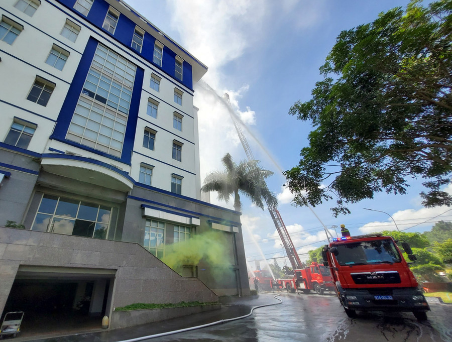 Diễn tập phòng cháy chữa cháy nhằm nâng cao ý thức, kỹ năng phòng cháy chữa cháy tại các cơ quan, đơn vị, cửa hàng. Ảnh minh họa: Phương Vi Diễn tập phòng cháy chữa cháy tại BIDV-Chi nhánh Gia Lai. Ảnh minh họa: Phương Vi