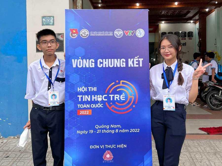 Nhi và Quân tại Hội thi Tin học trẻ toàn quốc năm 2022. Ảnh: Duy Tân Nhi và Quân tại Hội thi Tin học trẻ toàn quốc năm 2022. Ảnh: Duy Tân