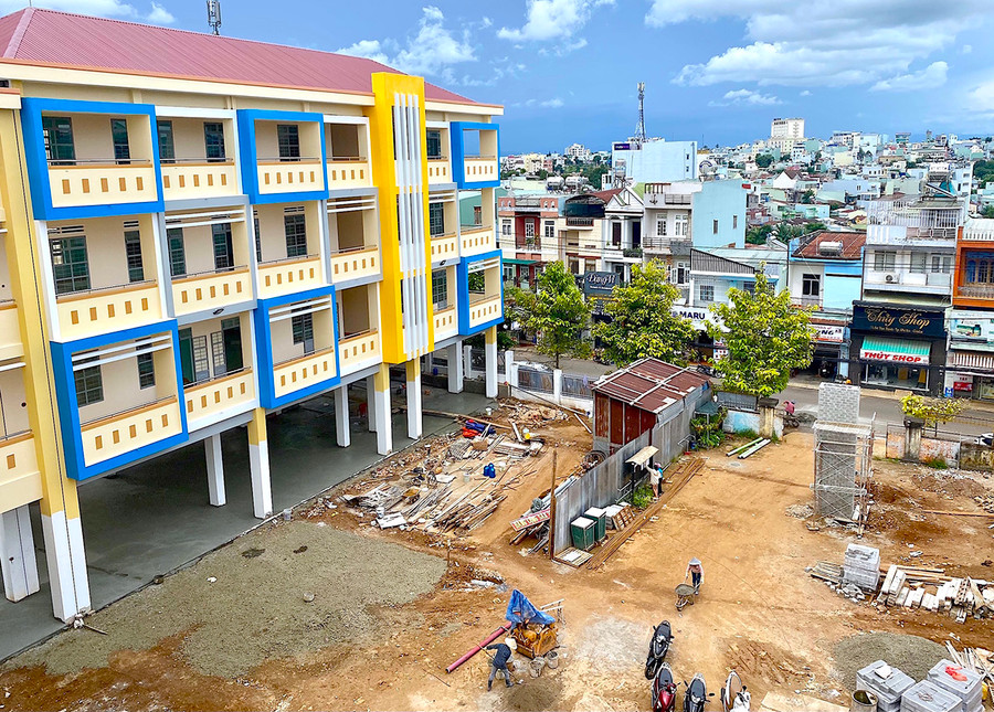 TP. Pleiku bố trí hơn 200 tỷ đồng để đầu tư cơ sở vật chất và mua sắm trang thiết bị cho các trường học nhằm đảm bảo lộ trình xây dựng trường chuẩn quốc gia giai đoạn 2021-2025. Ảnh: Mộc Trà