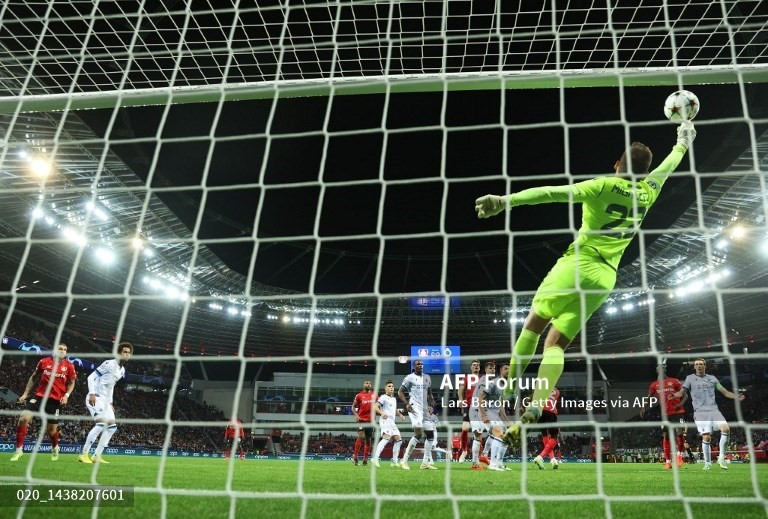 Simon Mignolet có ngày thi đấu xuất sắc. Ảnh: AFP