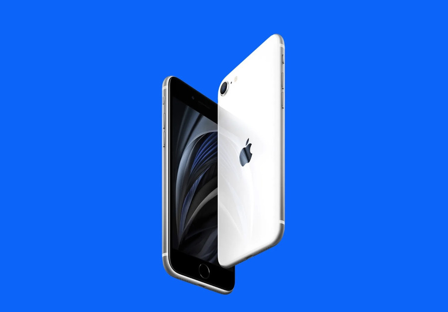 iPhone SE luôn giữ được một lượng khách hàng trung thành. Ảnh: Apple