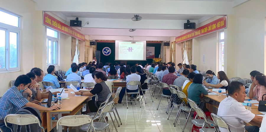 Cán bộ, giáo viên tham gia tập huấn. Ảnh: Mộc Trà Cán bộ, giáo viên tham gia tập huấn. Ảnh: Mộc Trà.jpg