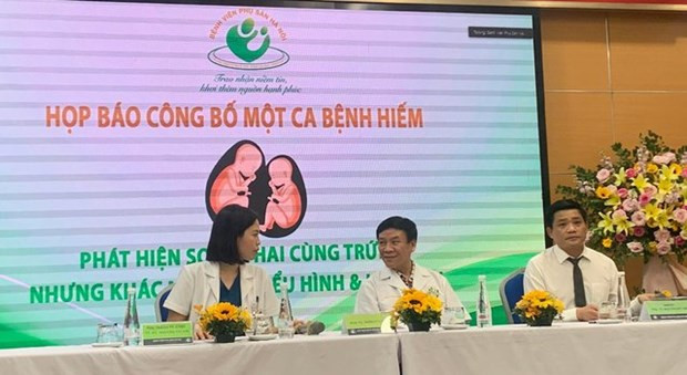 Bệnh viện Phụ sản Hà Nội công bố một ca bệnh rất hiếm gặp, phát hiện song thai cùng trứng nhưng khác nhau về kiểu hình và kiểu gene. (Nguồn: Báo Chính phủ)
