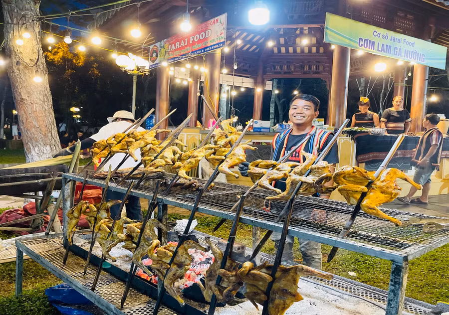 Thành phố Pleiku đẩy mạnh quảng bá nét độc đáo của ẩm thực thông qua việc tổ chức các lễ hội. Ảnh: Mai Ka