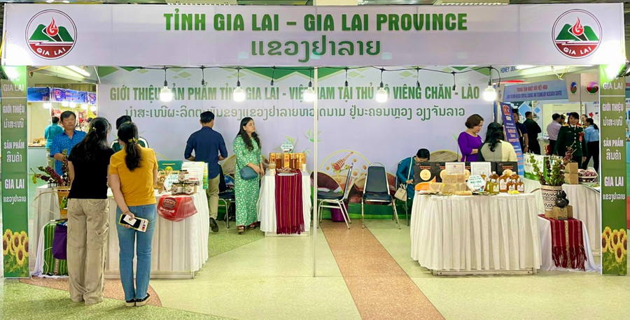 Gian hàng của tỉnh Gia Lai tham gia Hội chợ triển lãm 