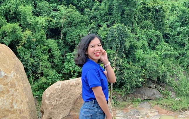 Cô Thạch Thị Ngọc Trân là giáo viên, Bí thư Đoàn Trường Phổ thông dân tộc nội trú Pi Năng Tắc, tỉnh Ninh Thuận.