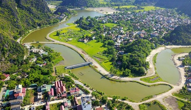 Dù trải qua bao thăng trầm của lịch sử, Tràng An vẫn lặng lẽ giữa đất trời kể tiếp câu chuyện hào hùng của dân tộc.