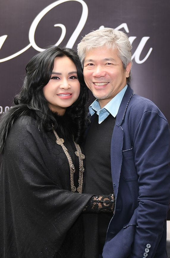 Thanh Lam tìm được bến đỗ bên chồng là bác sĩ. Dù bận rộn với công việc song anh vẫn dành thời gian đồng hành cùng cô trong nhiều sự kiện giải trí. Ảnh: TL