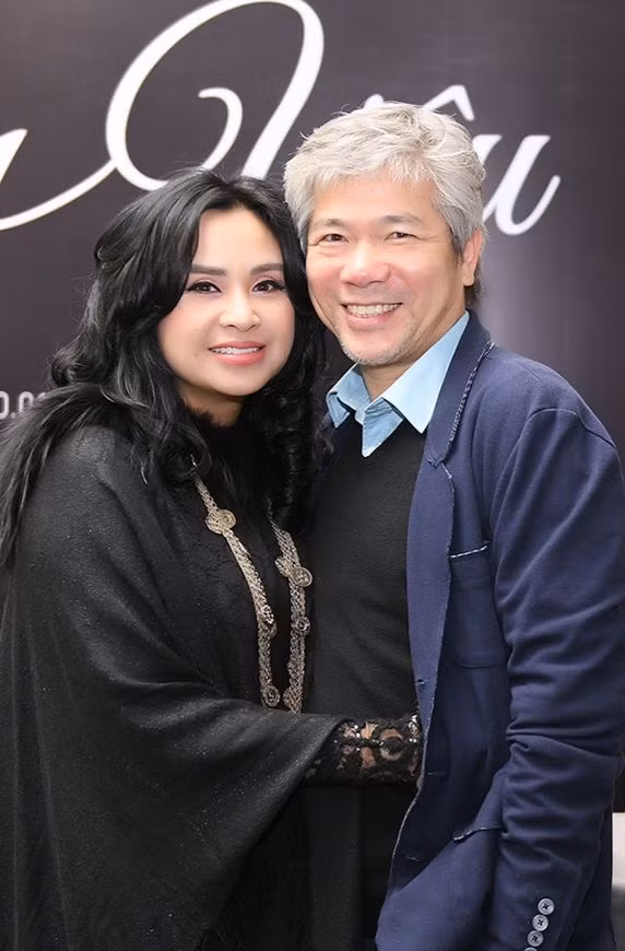 Thanh Lam tìm được bến đỗ bên chồng là bác sĩ. Dù bận rộn với công việc song anh vẫn dành thời gian đồng hành cùng cô trong nhiều sự kiện giải trí. Ảnh: TL