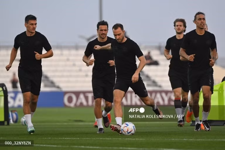 Eriksen và các đồng đội sẽ hướng đến 3 điểm trong trận ra quân. Ảnh: AFP