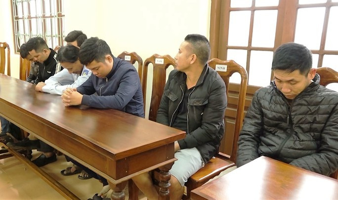 Các nghi phạm tại cơ quan điều tra tỉnh Quảng Bình. Ảnh Công an tỉnh Quảng Bình 