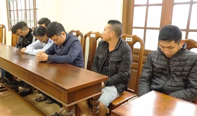 Các nghi phạm tại cơ quan điều tra tỉnh Quảng Bình. Ảnh Công an tỉnh Quảng Bình 