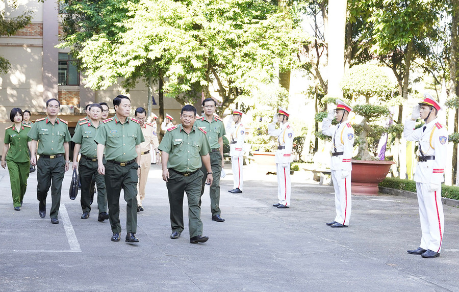Thứ trưởng Bộ Công an Lê Quốc Hùng kiểm tra tại Công an tỉnh Gia Lai ảnh 1 Trung tướng Lê Quốc Hùng-Ủy viên Ban Chấp hành Trung ương Đảng, Thứ trưởng Bộ Công an đến làm việc tại Công an tỉnh Gia Lai. Ảnh: Thúy Trinh