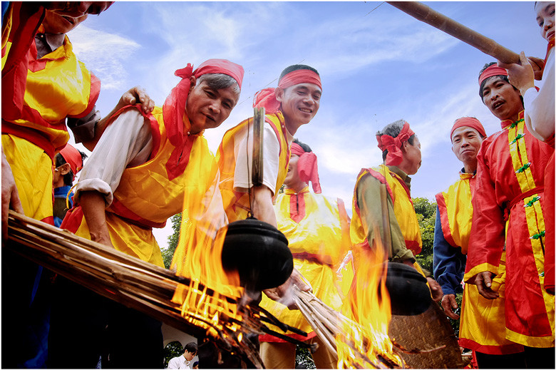 Trò chơi dân gian trong ngày hội làng. Ảnh: Thanh Hà Trò chơi dân gian trong ngày hội làng. Ảnh: Thanh Hà