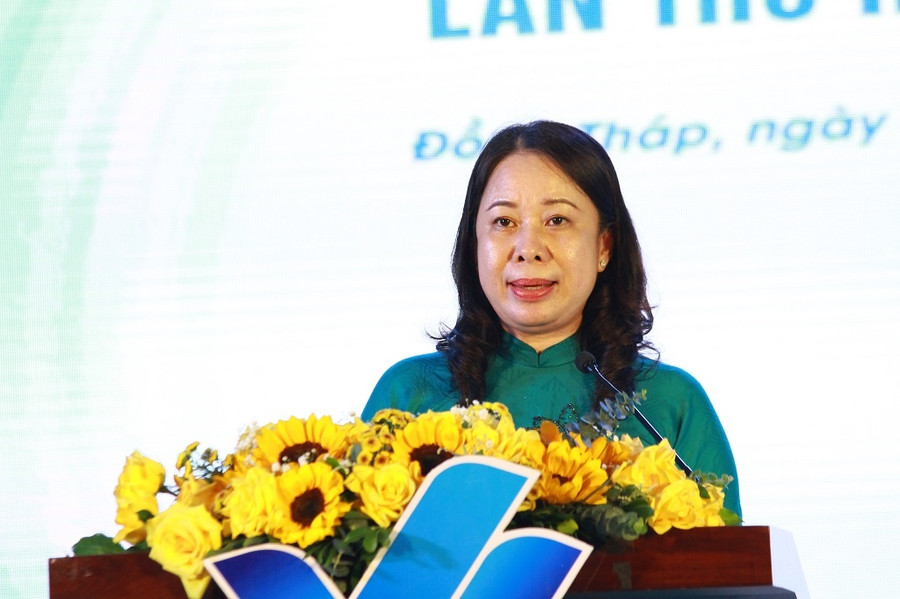 Phó chủ tịch nước Võ Thị Ánh Xuân phát biểu tại lễ vinh danh 100 nhà giáo trẻ tiêu biểu cấp T.Ư năm 2022. Ảnh: Trần Ngọc