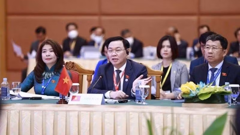 Chủ tịch Quốc hội Vương Đình Huệ phát biểu. (Ảnh: TTXVN)