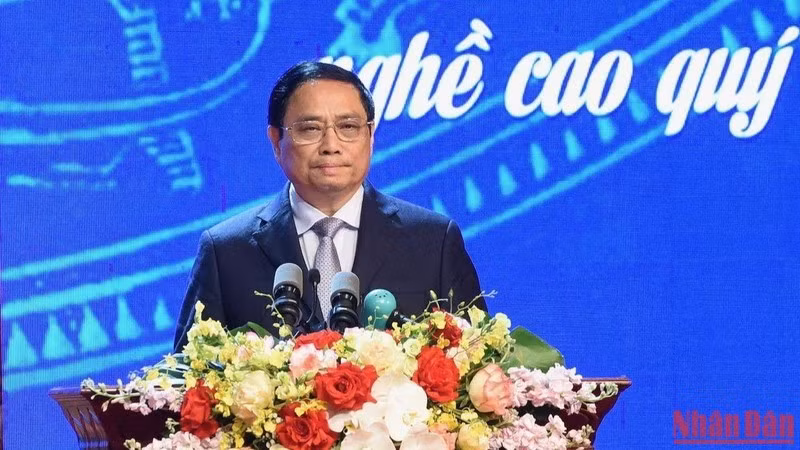 Thủ tướng Phạm Minh Chính dự Lễ kỷ niệm 40 năm Ngày Nhà giáo Việt Nam. (Ảnh: TRẦN HẢI)