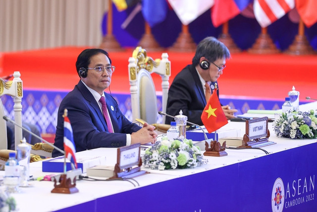 Thủ tướng Phạm Minh Chính đề nghị hai bên phối hợp thúc đẩy thương mại và đầu tư, mở cửa nền kinh tế. Ảnh: VGP Thủ tướng Phạm Minh Chính đề nghị hai bên phối hợp thúc đẩy thương mại và đầu tư, mở cửa nền kinh tế. Ảnh: VGP