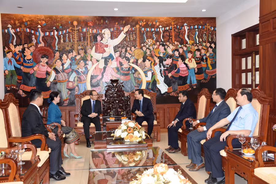 Quang cảnh buổi tiếp Tổng Lãnh sự quán Lào tại Đà Nẵng. Ảnh: Vĩnh Hoàng