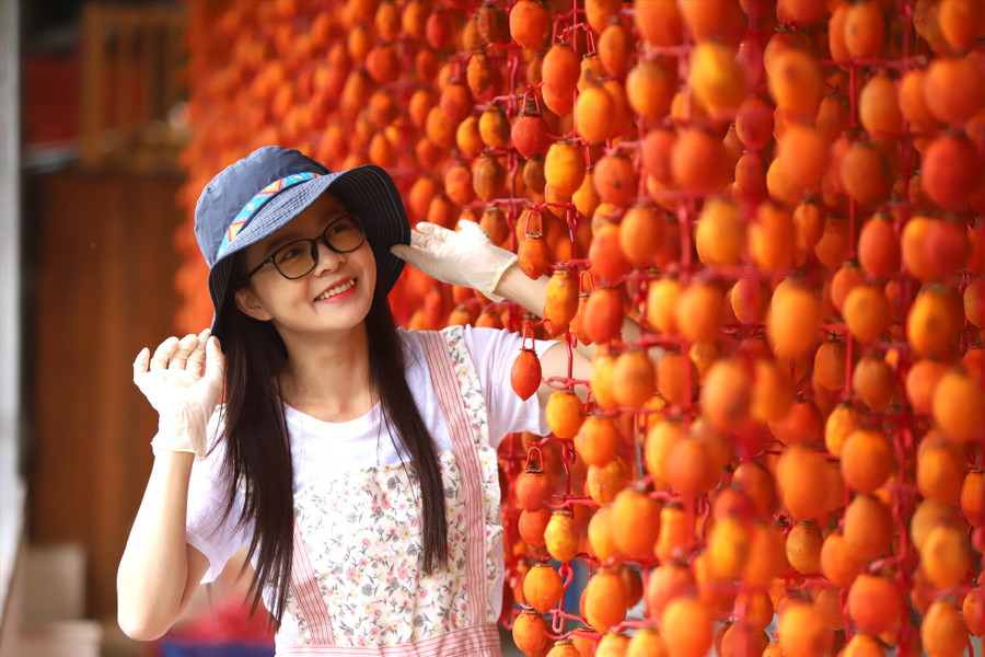 Nhiều du khách lựa chọn thăm quan các vườn hồng khi đến với Đà Lạt.